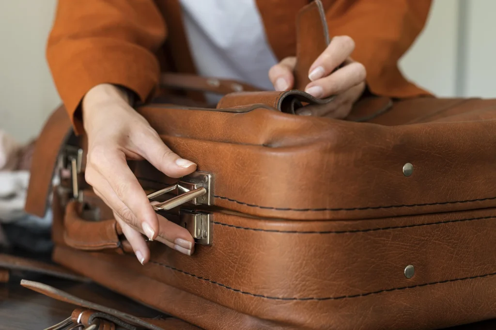 woman-making-her-baggage-vacation